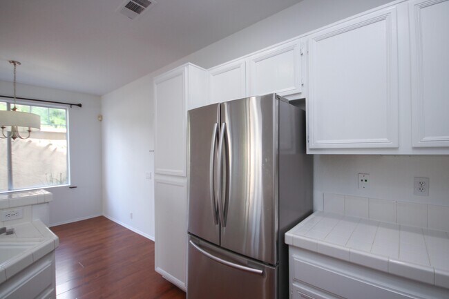 Building Photo - 1100 Rosewalk Way