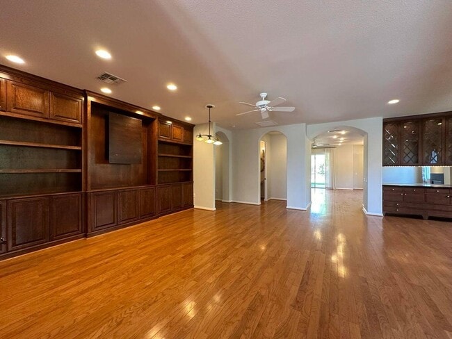 Building Photo - 40589 Palm Ct