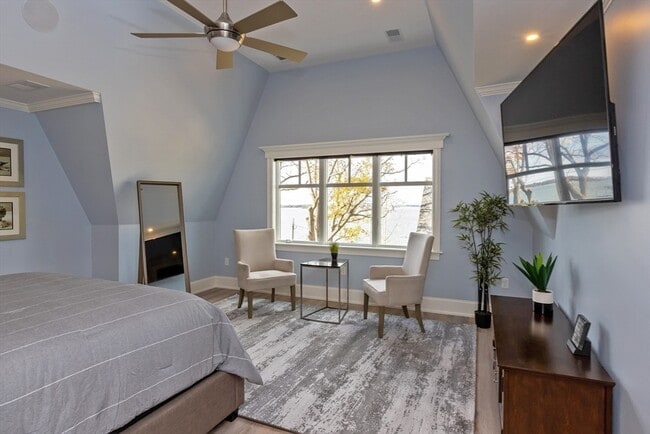 Building Photo - 25 Cushing Ave