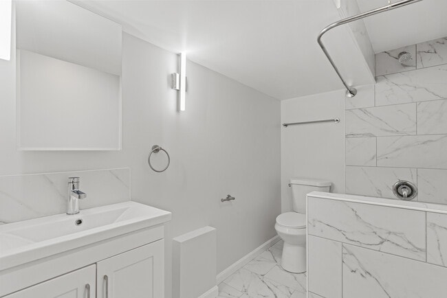 Building Photo - 236 Callan Ave