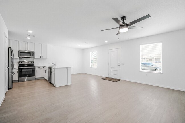 Building Photo - **Experience Modern Living in Valle Sol  T...