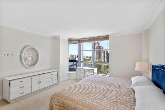 Building Photo - 3600 Mystic Pointe Dr