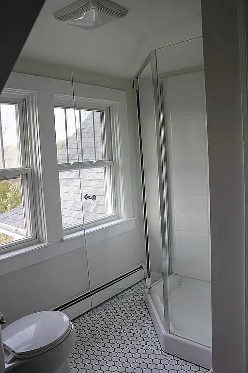 Shower - 42 Hidden St