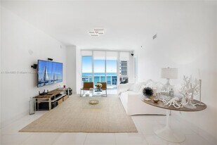 Building Photo - 15901 Collins Ave