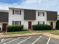 Building Photo - 3 bed, 2 1/2 townhome - Sharon Lakes off S...