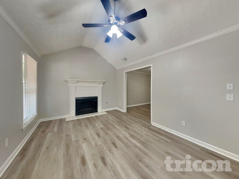 Building Photo - 60 Beaverdam Ct