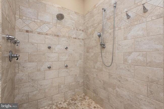 Building Photo - 2620 Love Point Rd