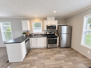 Building Photo - 270 Spruce
