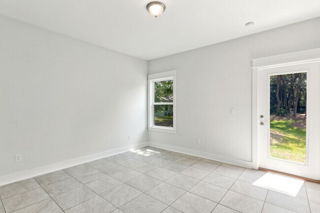 Building Photo - Amelia Island 4 Bedroom!