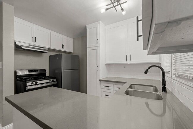 Building Photo - 4024 Gelber Pl