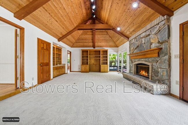 Building Photo - 618 Banister Ln