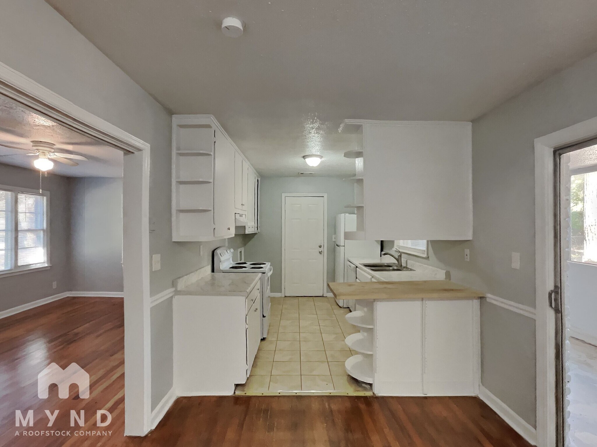 Building Photo - 1768 Santa Cruz Dr