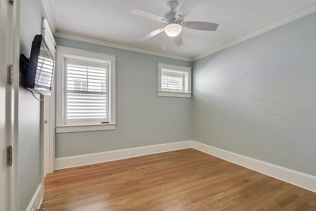 Building Photo - 5br Bethesda Home for Rent