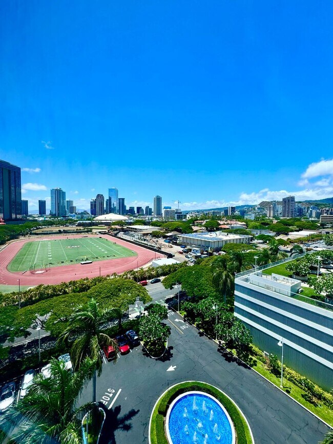 Building Photo - 1 bedroom in MOANA PACIFIC!