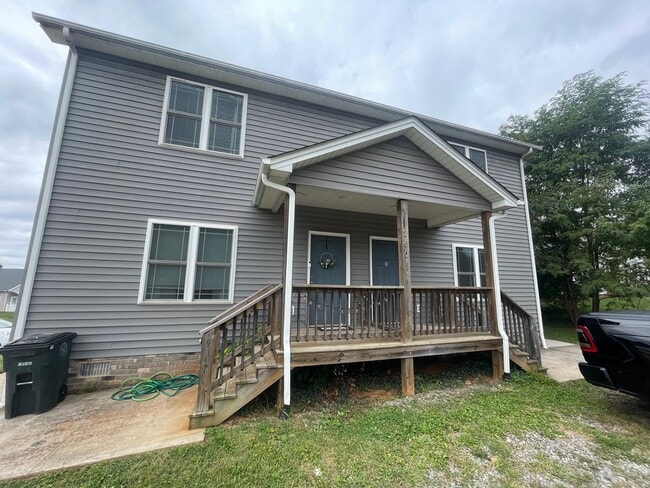 Building Photo - Old Forest Rd Duplex