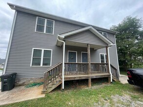 Building Photo - Nice, Newer Duplex Townhouse