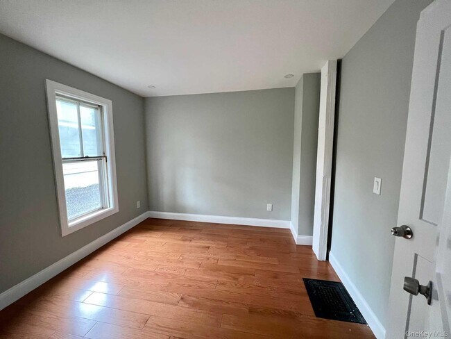 Building Photo - 21 Washington Ave