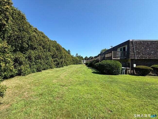 Building Photo - 127 Black Point Rd