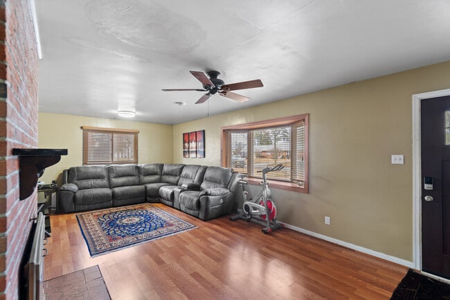 Building Photo - 209 W Bayview Blvd