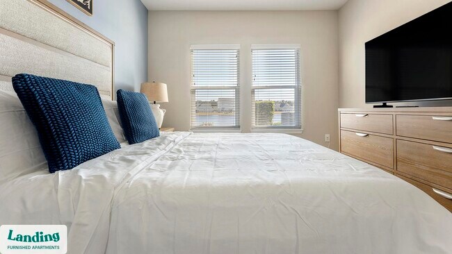 Building Photo - 915 Brentmoor Dr