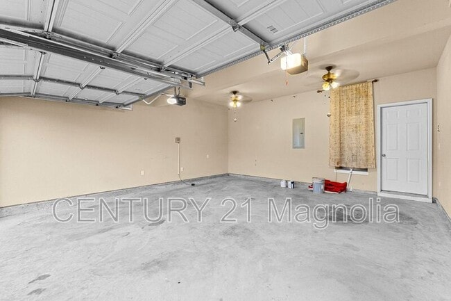 Building Photo - 2203 Grandwood Ln