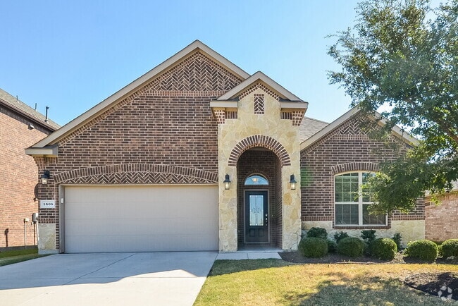Building Photo - 1805 Lake Pine Dr