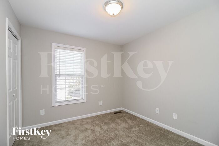 Building Photo - 950 Buckhorn Ct