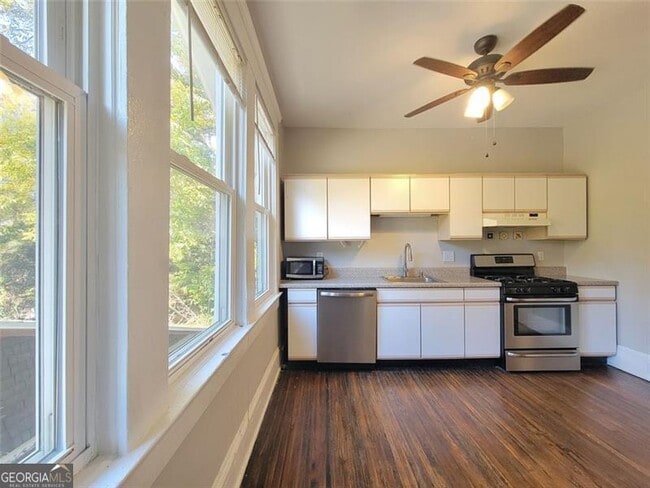 Building Photo - 976 Delaware Ave SE