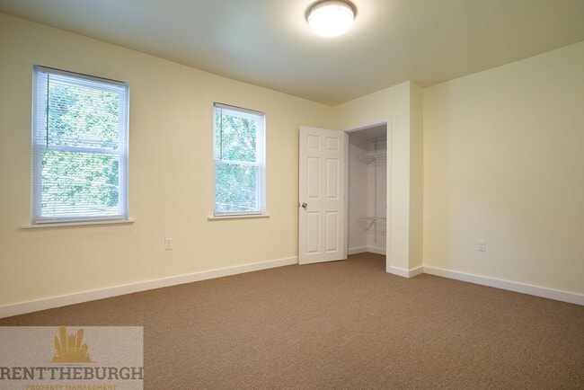 Building Photo - 3 Bedroom 1.5 bath House Now Available!