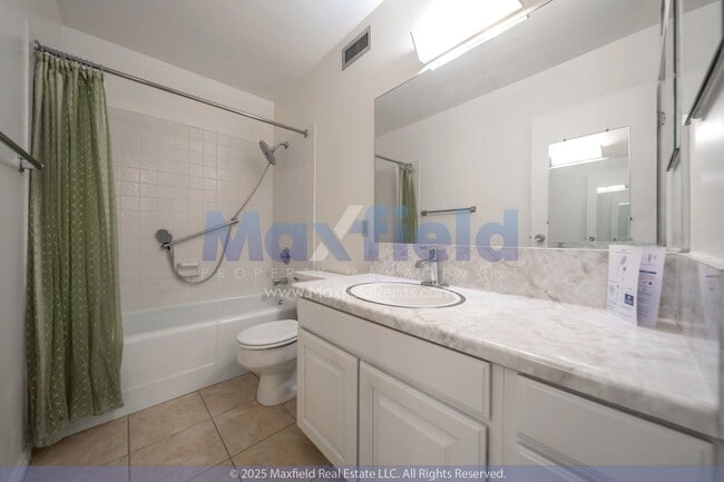 Building Photo - Salt Lake City - Near Downtown - 2BD - 2BT...