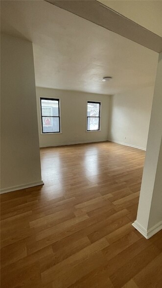 Building Photo - 319 N Balph Ave
