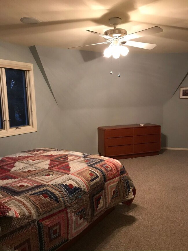 Building Photo - Amazing Garden Hwy Riverfront Home for Rent