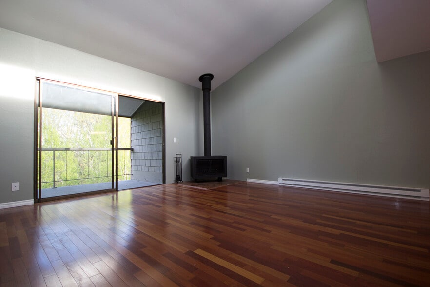 Building Photo - 6479 137th Avenue Northeast