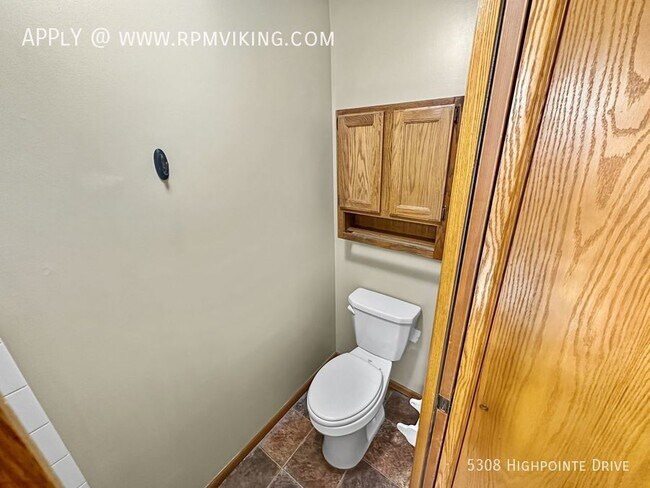 Building Photo - 2br 2.5ba 2cg ~ Security Deposit Free Alte...