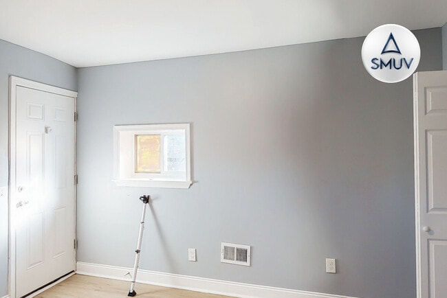 Building Photo - 501 N Belnord Ave