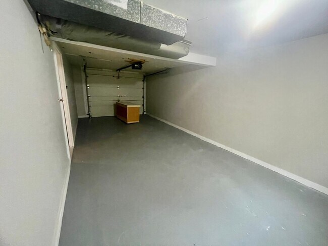 Building Photo - 3282 Ridge Rd Ext