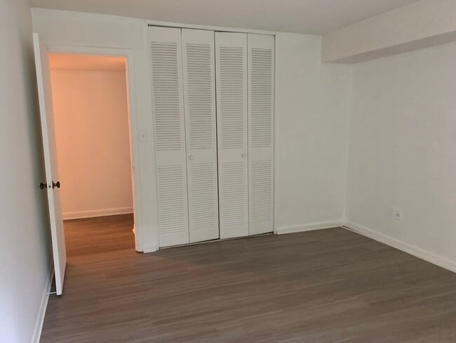 Building Photo - MAY 2025 RENT FREE--LOCATED NEAR CRABTREE-...