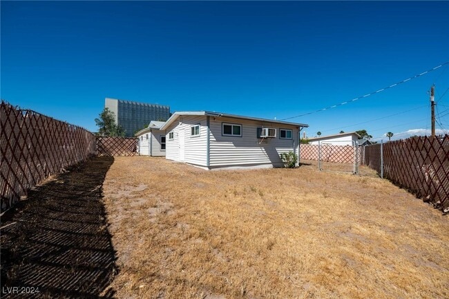 Building Photo - 227 S Texas Ave