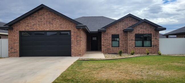 Building Photo - NEWER HOME IN THE COLONIES