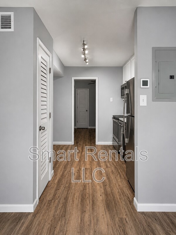 Building Photo - 2509 Bellevue Ave
