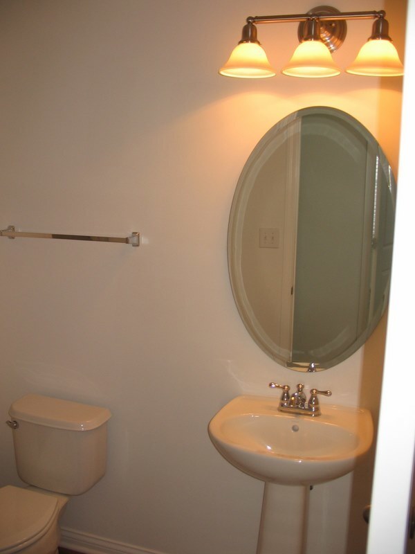 Building Photo - Fishers 4BDRM, 2.5BA home near Hamilton Town Center!