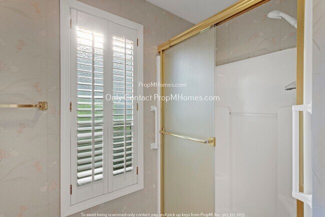 Building Photo - King City Charmer 55+ Community: Your Perf...
