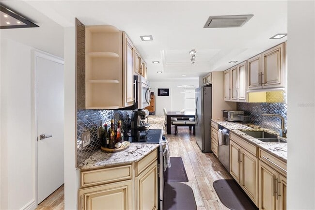 Building Photo - 1750 Benjamin Franklin Dr