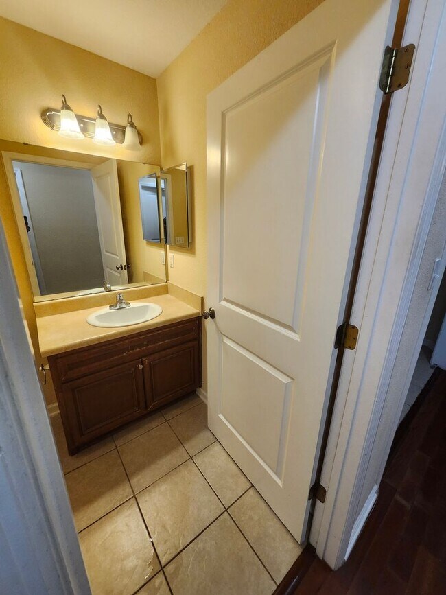 Building Photo - 552 Brooke Hampton Dr