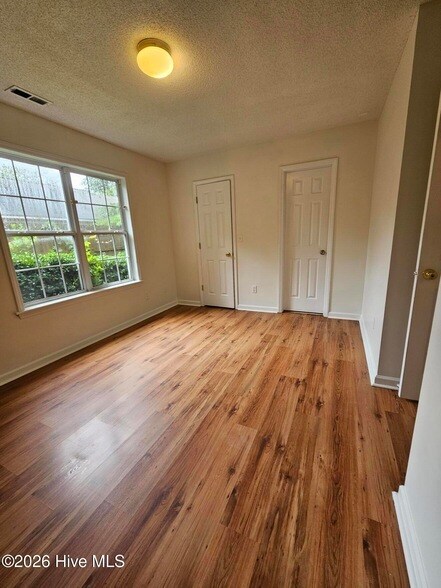 Building Photo - 118 Avondale Ave
