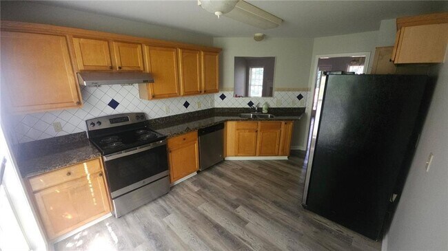 Building Photo - 400 Lynn Katie Ct
