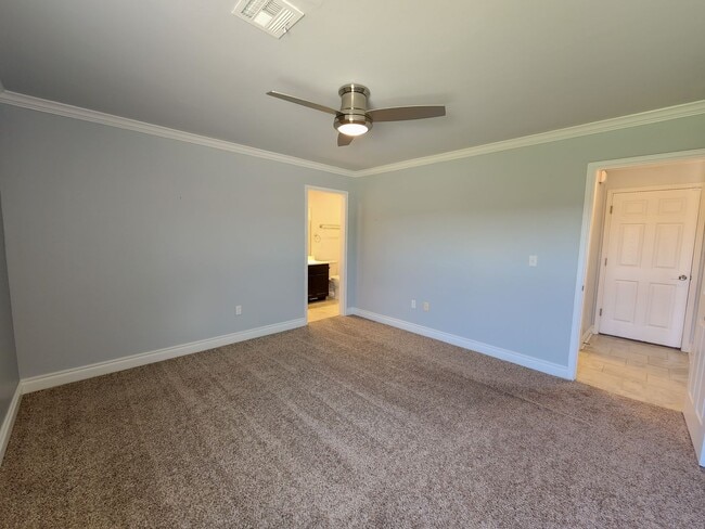 Building Photo - 3 bed, 2 bath home in Shawnee!