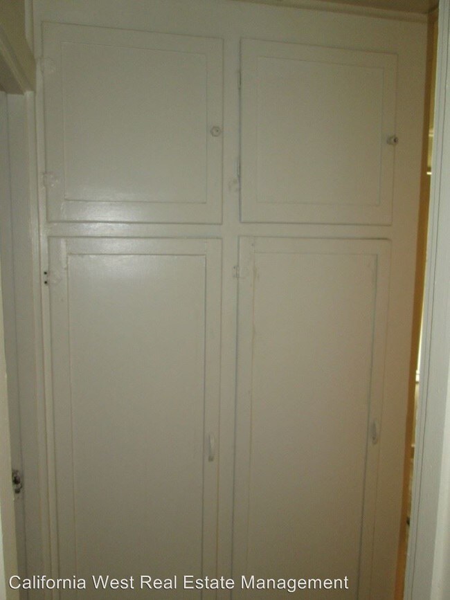 Building Photo - 183 Stenner St