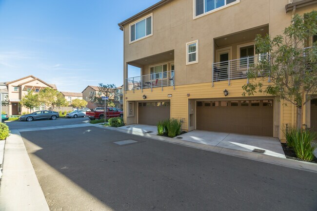 Garage - 856 White Moonstone Loop