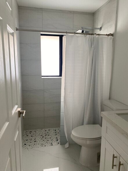 Building Photo - 16363 SW 61st Ln